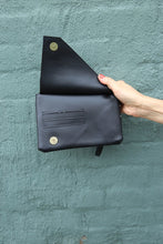 Load image into Gallery viewer, Catch All Clutch (Black Nary)